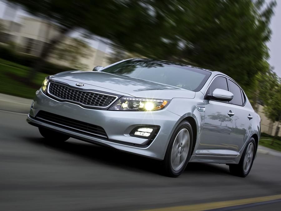  Kia Optima Hybrid 2014 года  (фото 18 из 32)